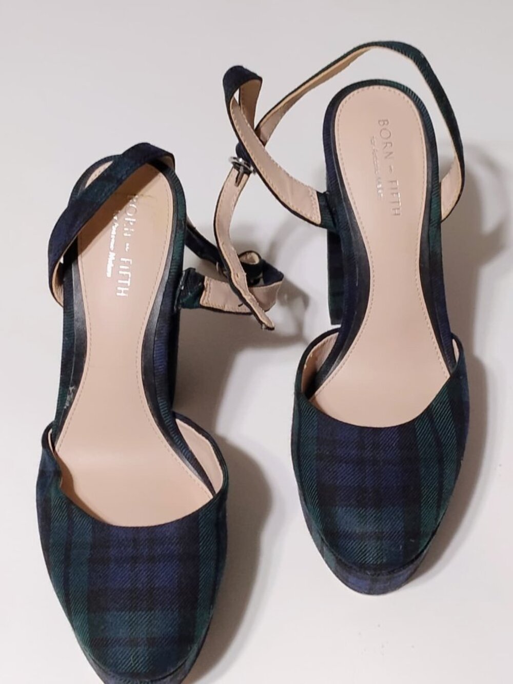 Antonio Melani Born on Fifth Liv Tartan Plaid Closed Toe Platform size 7M New